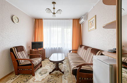 Двухкомнатный люкс I - II корпус (одноместное проживание)