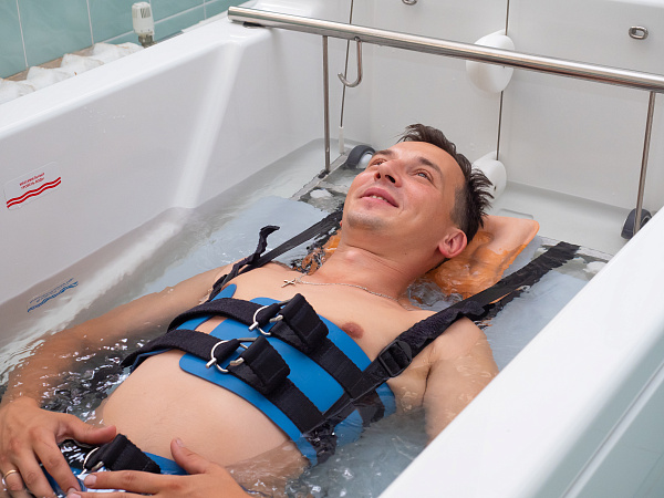Подводное вытяжение позвоночника